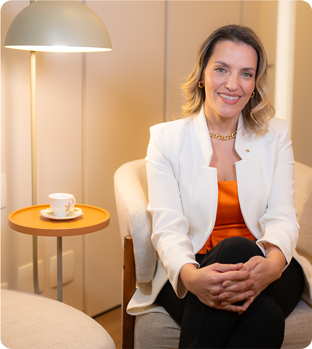 Dra Luciana - ela